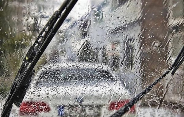 科目二、科目三遇到下雨天應(yīng)該怎樣做？考試順利會通過