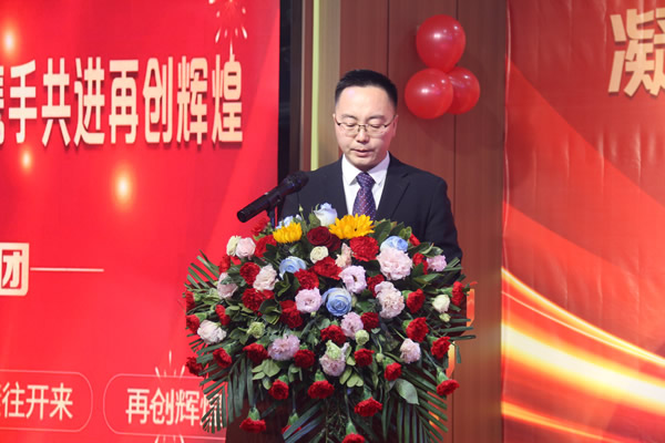 隴運集團公司舉辦“凝心鑄魂砥礪前行 攜手共進再創(chuàng)輝煌”黨建主題活動