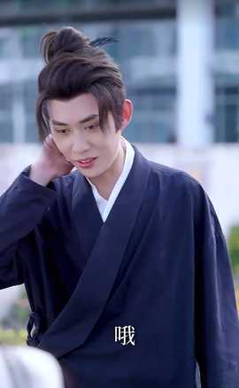 軍訓(xùn)求雨我玄學(xué)大佬的身份瞞不住了(全集)